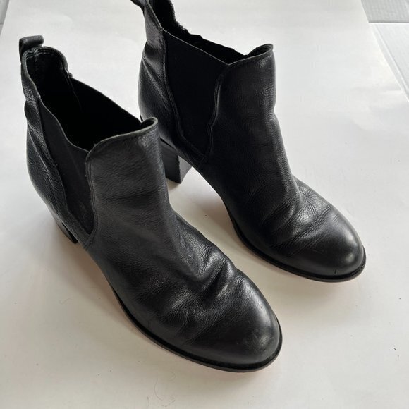 Sam Edelman Justin Black Leather Almond Toe Block Heel Chelsea Bootie - Picture 3 of 10